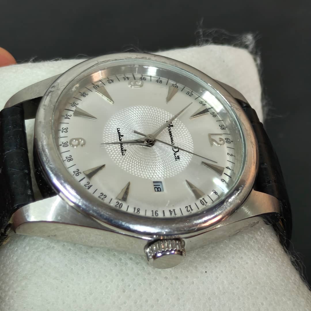 Montre Massimo Dutti automatique original 
42mm
Prix 22000