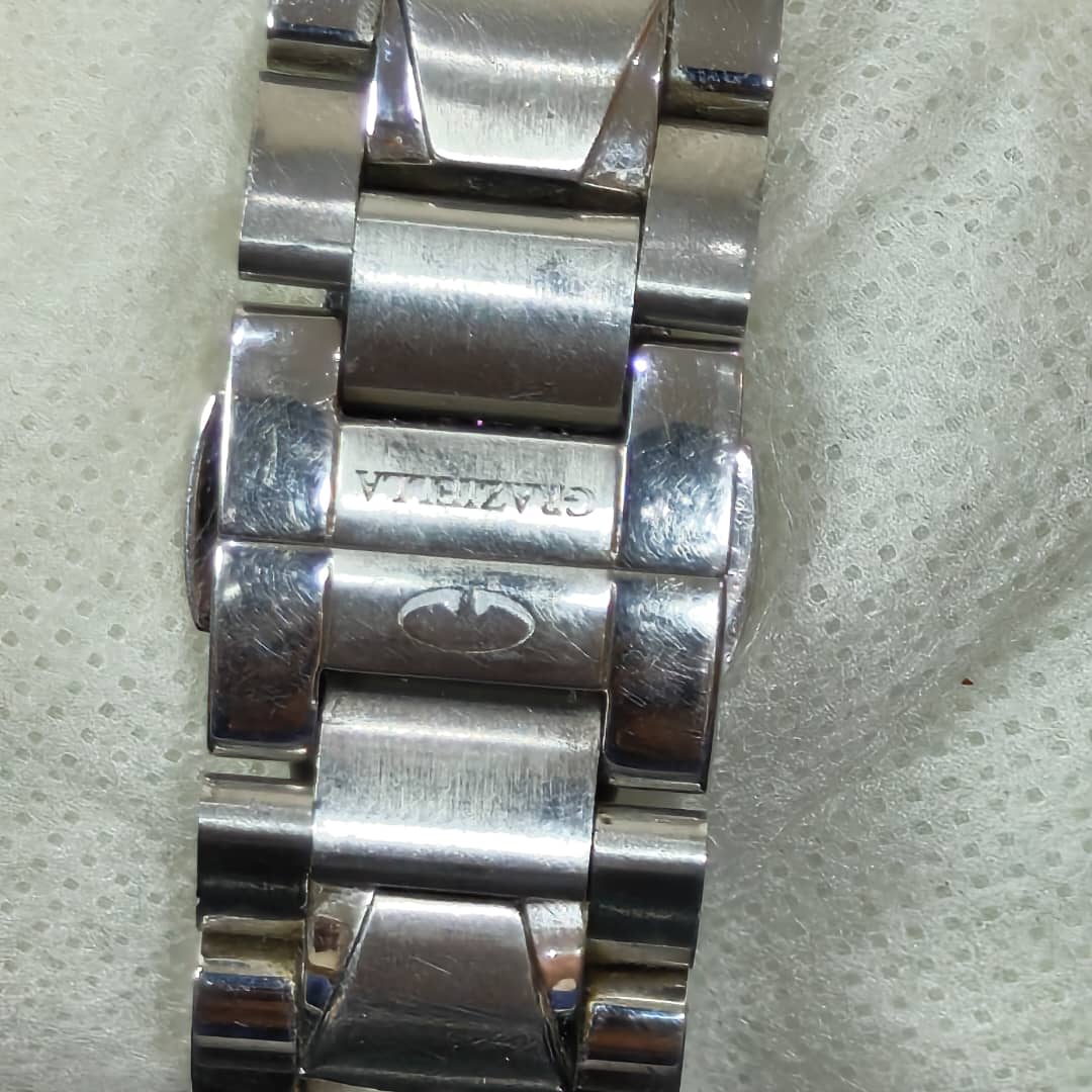 Montre Graziella en daiment original 
38mm
Prix 30000