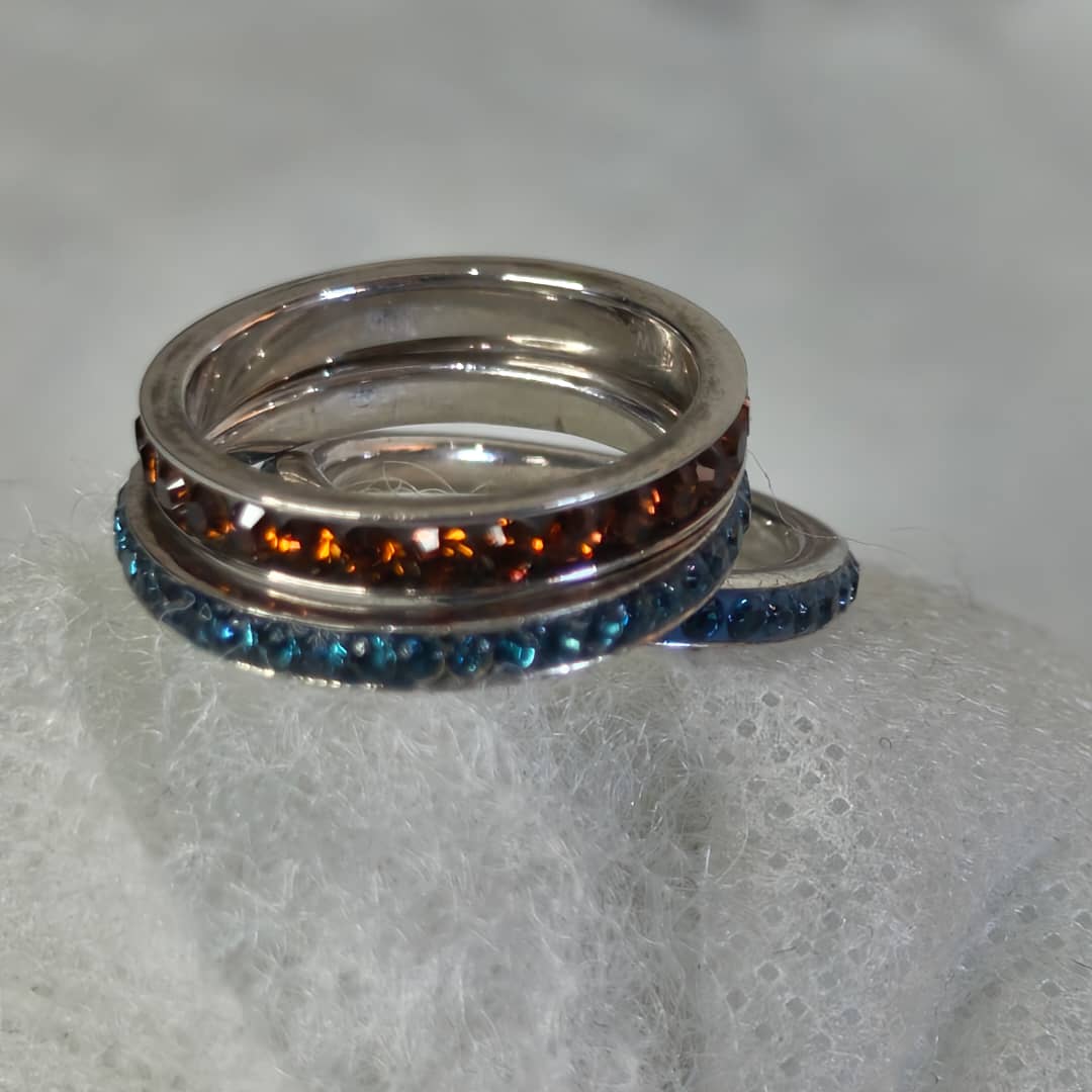 Coffret bague argent femme original 
3 خواتم فضة مرصعة بالأحجار
سعر 12000