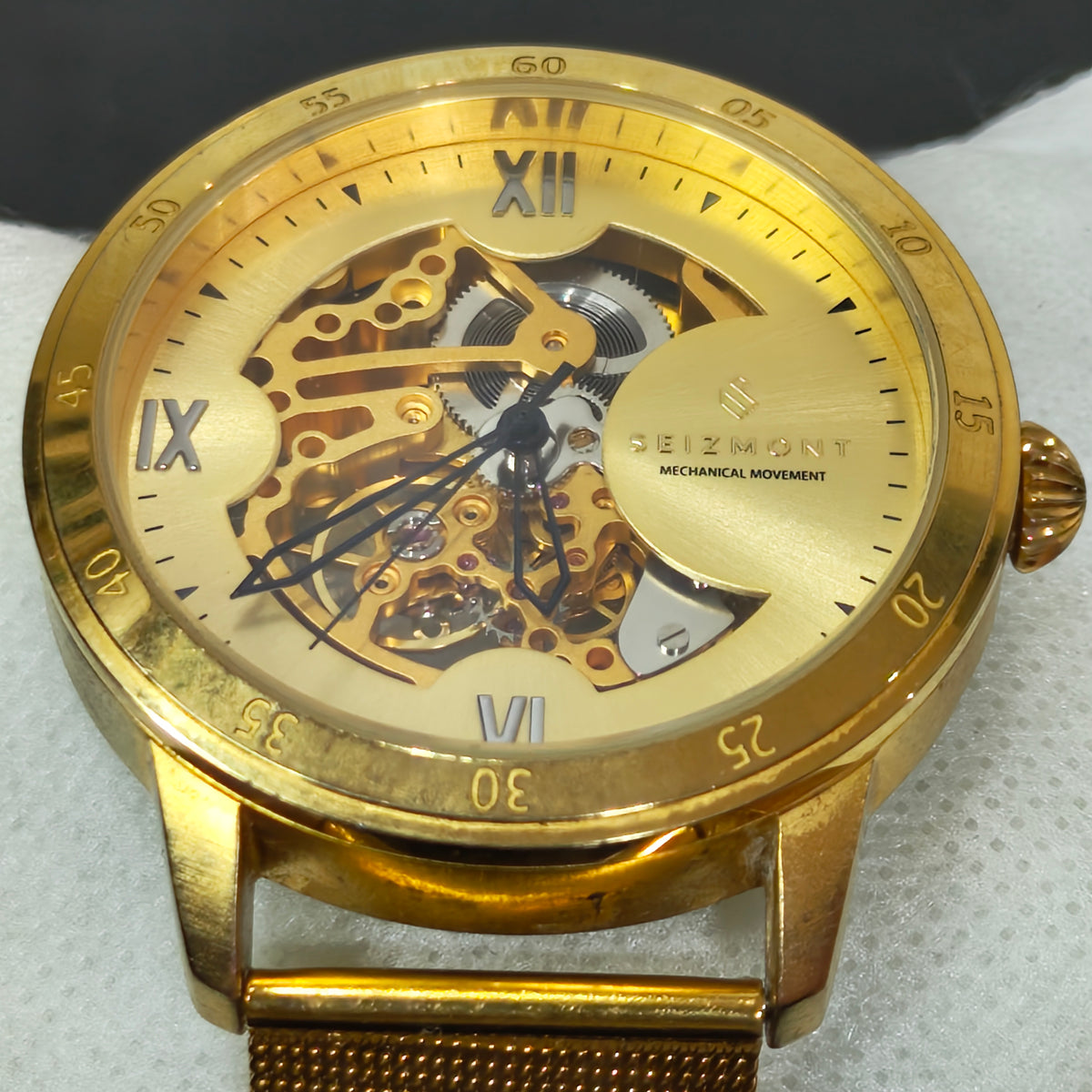 Montre seizmont automatique scoullat/مليون ومتين 
40mm
Prix 12000