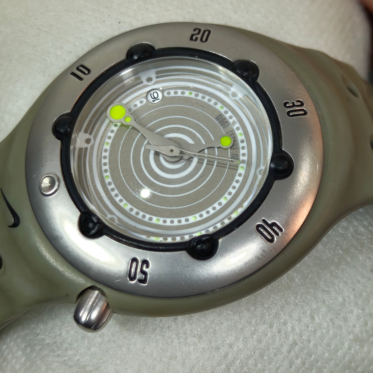 Montre Nike plongée 200m
38mm
Prix 12000