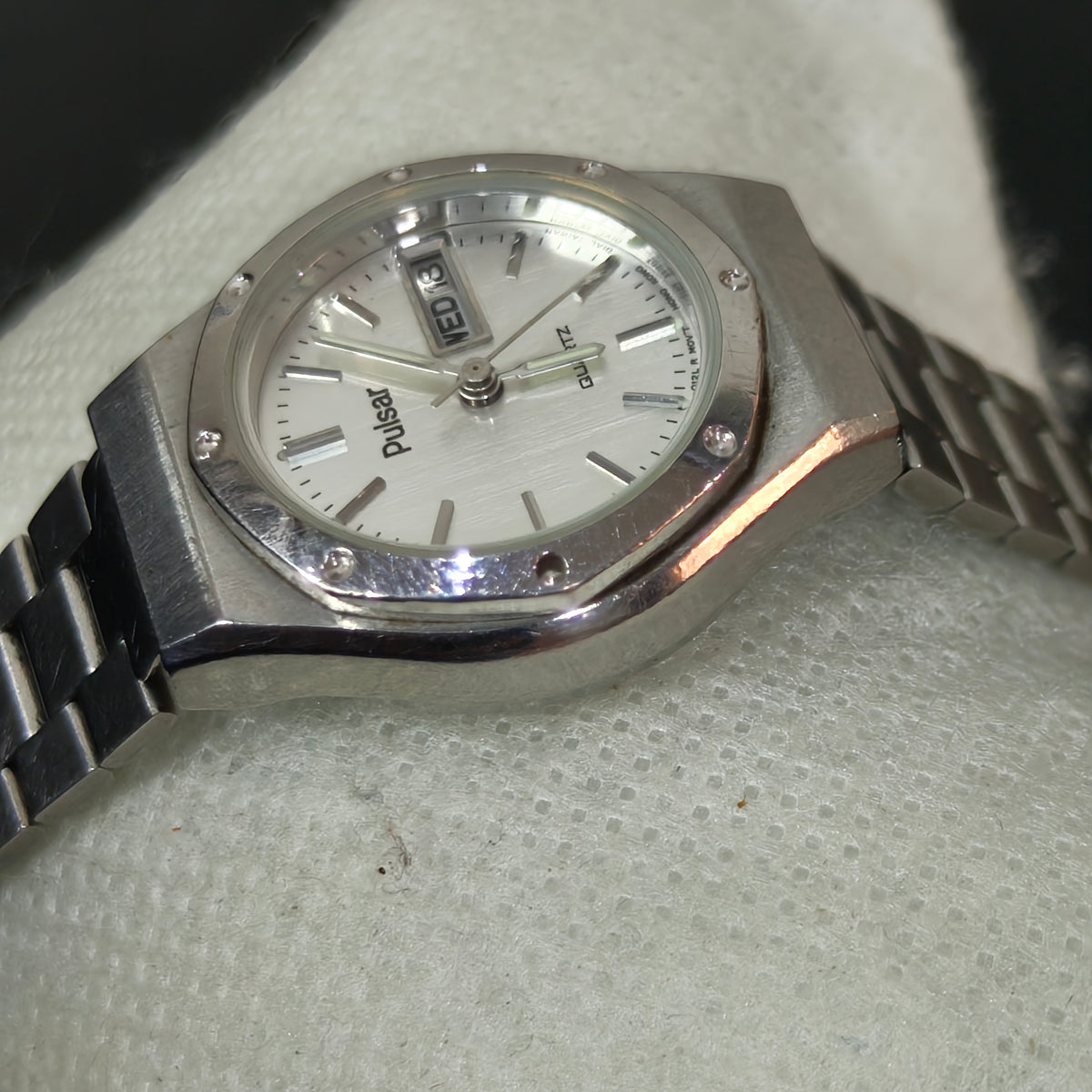 Montre pulsar femme quartz original 
Prix 8000