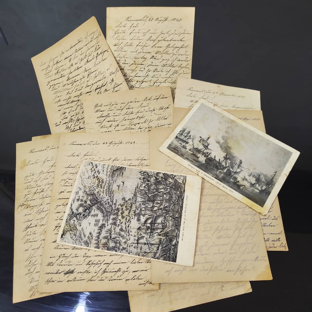 14 رسالة مؤرخة في 1921/1928/1929/1931 تحفة
قياس رسالة: 20/14cm
Prix 45000