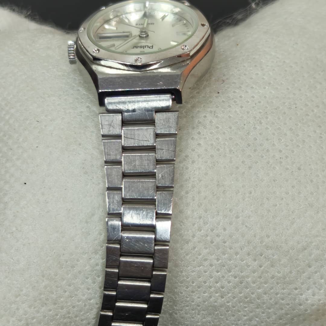 Montre pulsar femme quartz original 
Prix 8000