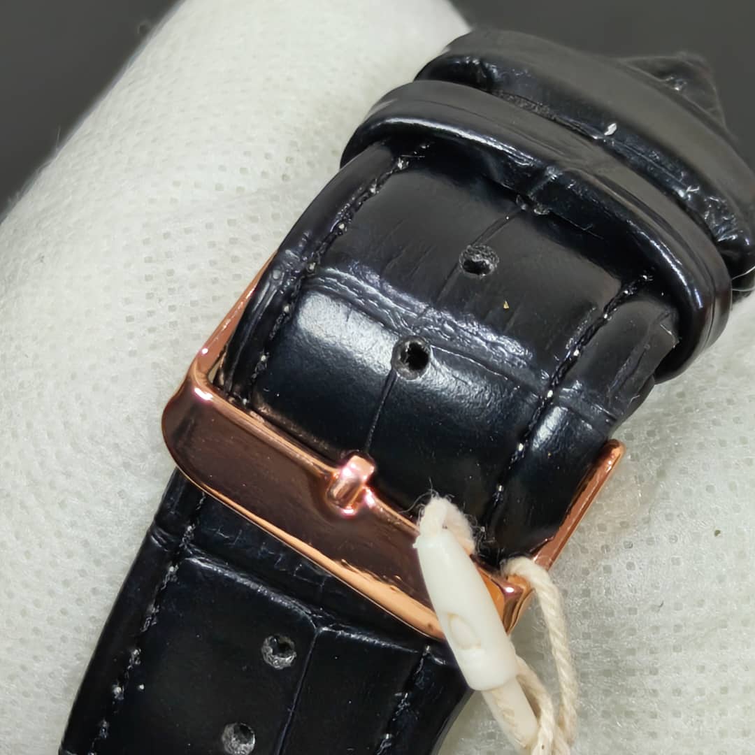 Montre Pablo raez Quartz original ثمنمية و خمسين ألف 
40mm
Prix 8500
