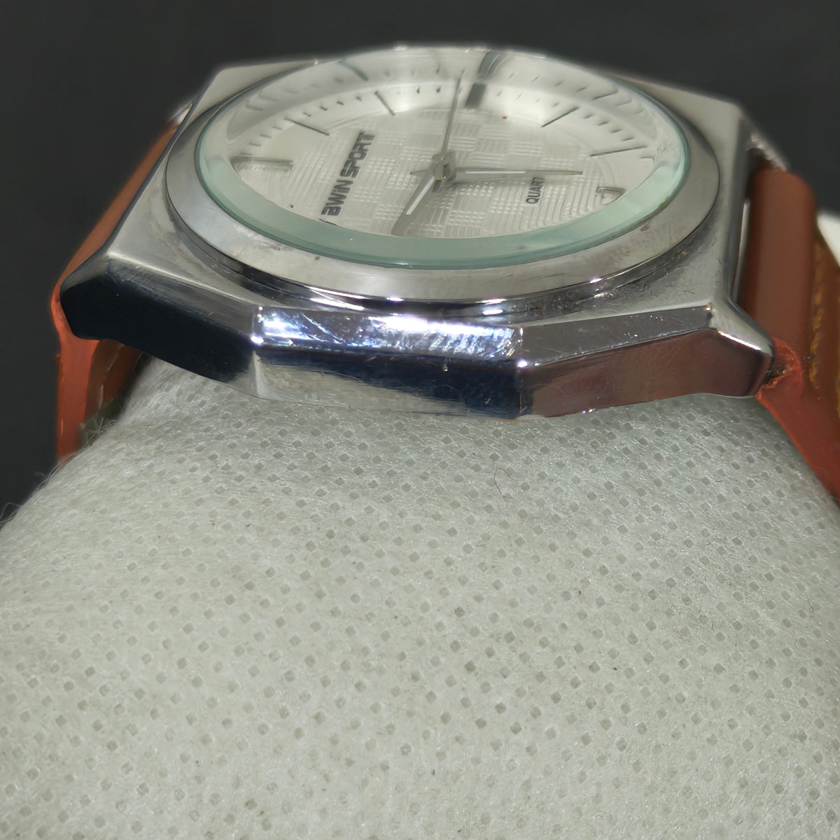 Montre bwn sport Quartz original ثمنمية ألف 
40mm
Prix 8000