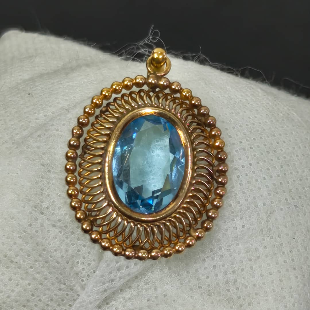قلادة بلاكي فرنسي بحجر توباز سماوي
4/2,5cm
Prix 12000