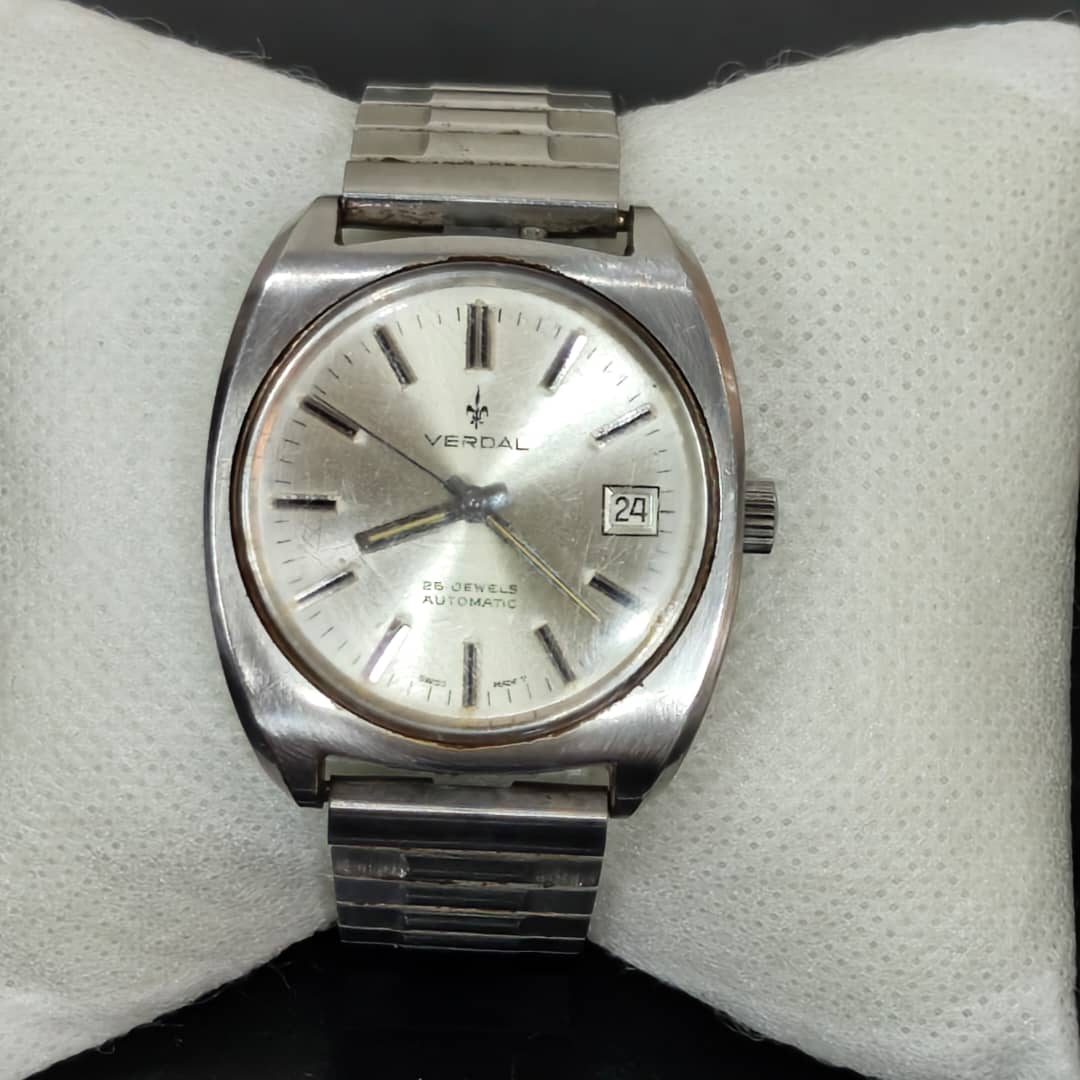 Montre verdal automatique original /مليون وسبعية الف
38mm
Prix 17000
