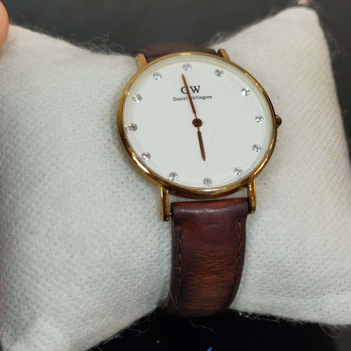 Montre DW femme quartz original 
Prix 8500