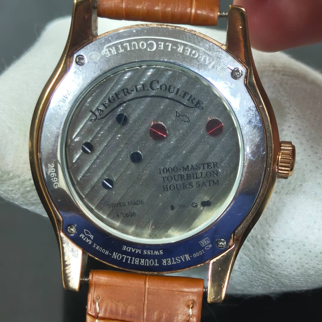 Montre Jaeger - lecoltre régulateur & tourbillon Quartz/ثلاثة ملايين ونصف 
40mm
Prix 35000