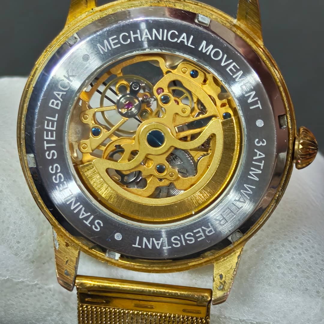 Montre seizmont automatique scoullat/مليون ومتين 
40mm
Prix 12000