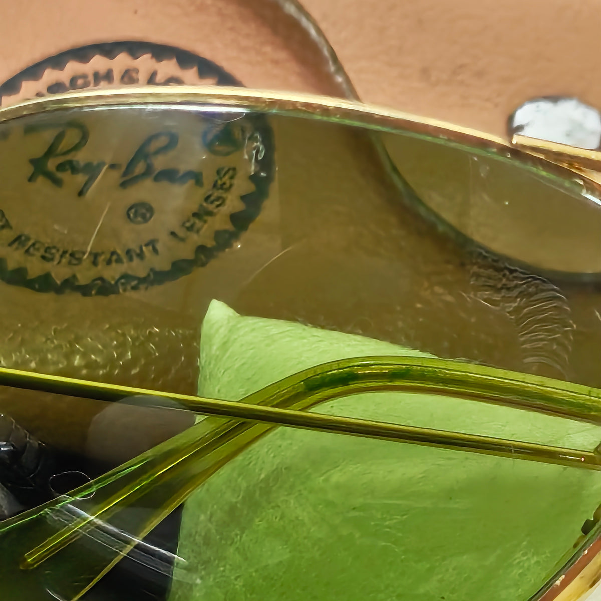 Lunette ray ben usa bl original زوج ملايين ومتين 
58/14
سعر 22000