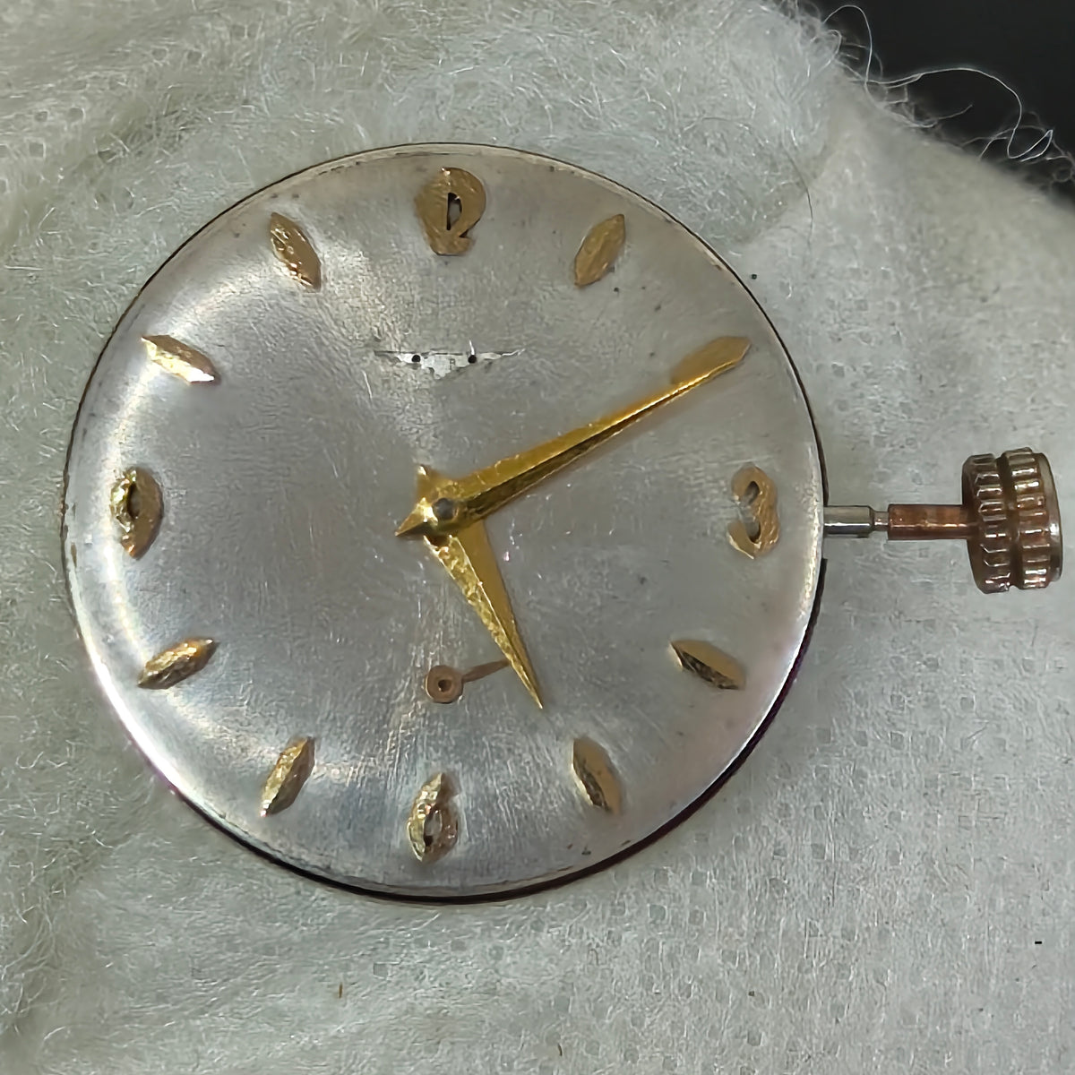 Moteur de montre longines mécanique marche 
Prix 20000
