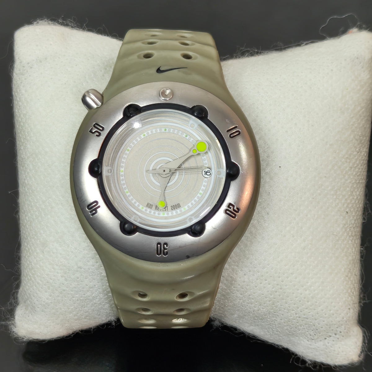 Montre Nike plongée 200m
38mm
Prix 12000