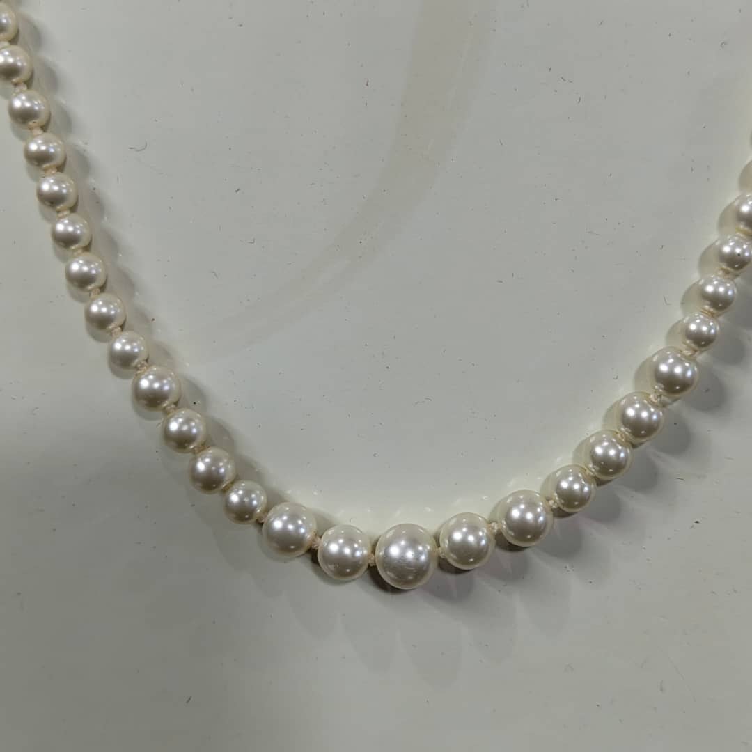 عقد تحفة لؤلؤ
طول مغلق 24cm
