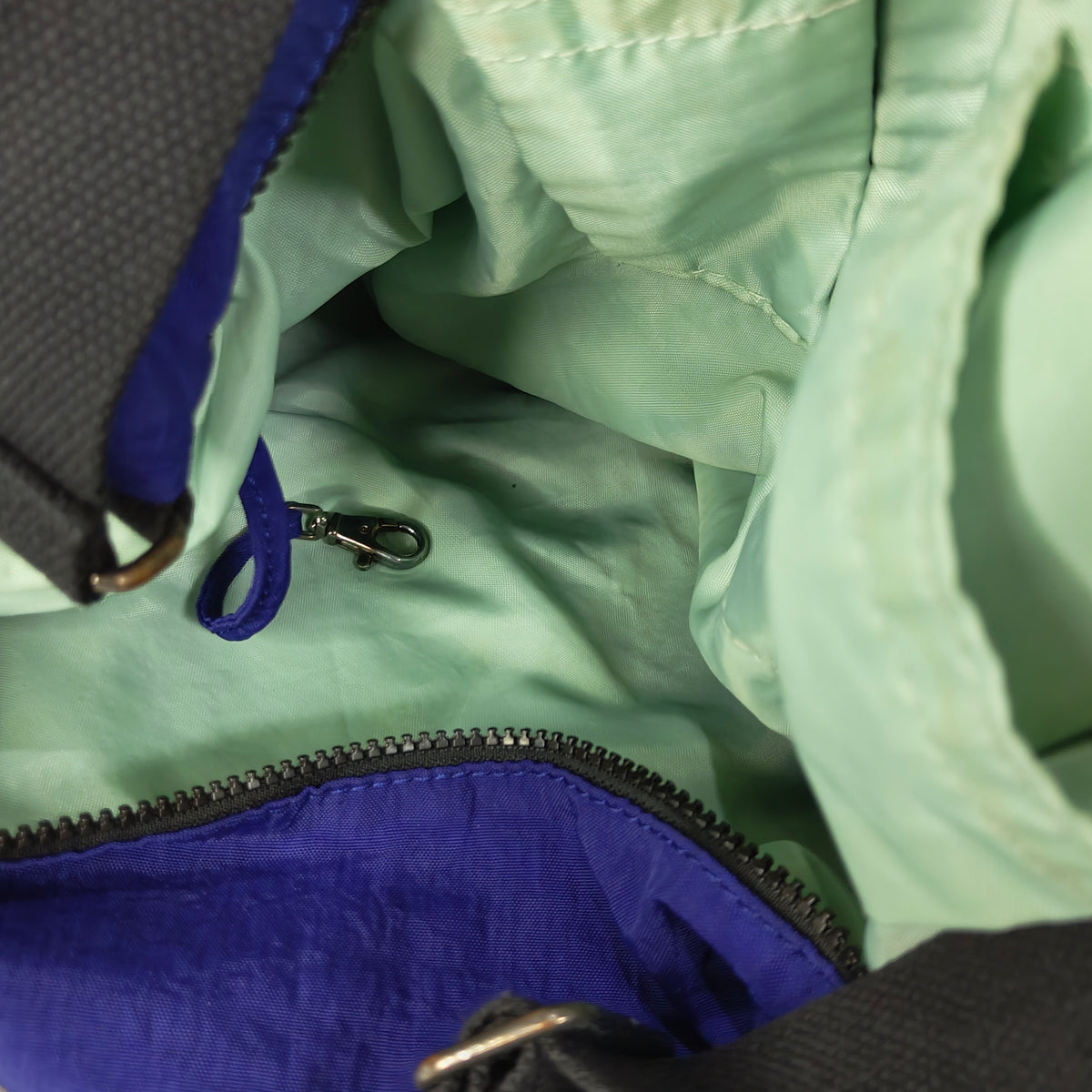Sac audeu  original 
60/30
Prix 8500