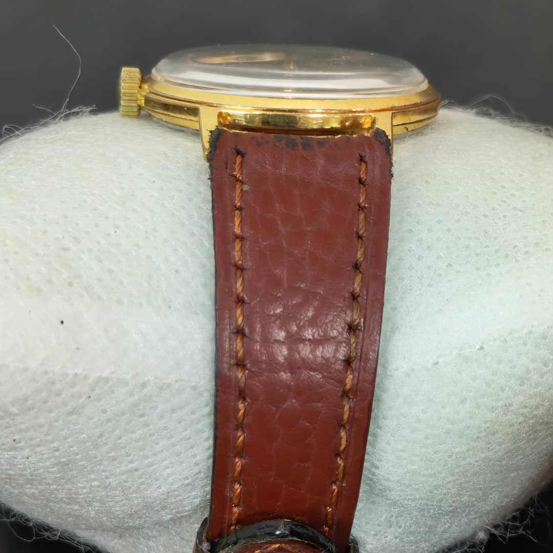 Montre Lancel mécanique vintage original 
38mm
Prix 15000