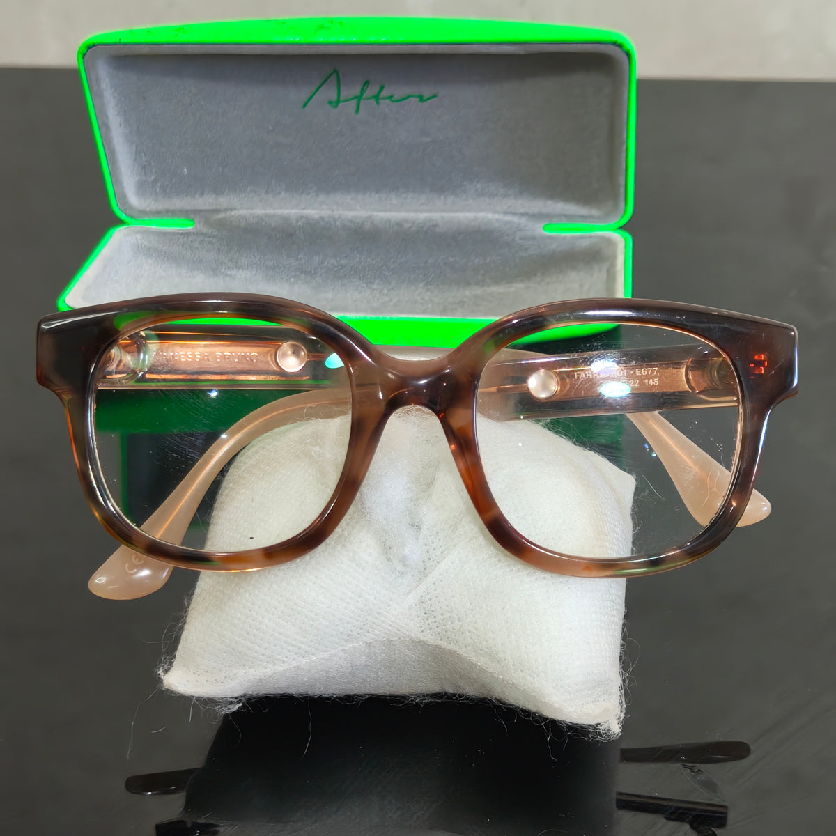 Cadre du lunette Vanessa Bruno femme original 
50/22
Prix 10000