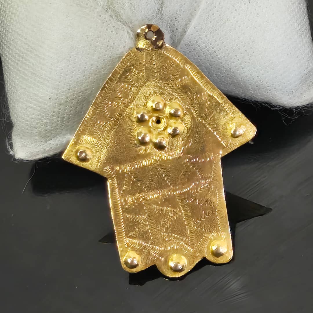 قلادة عتيقة بلاكي 
7/5cm
Prix 4500