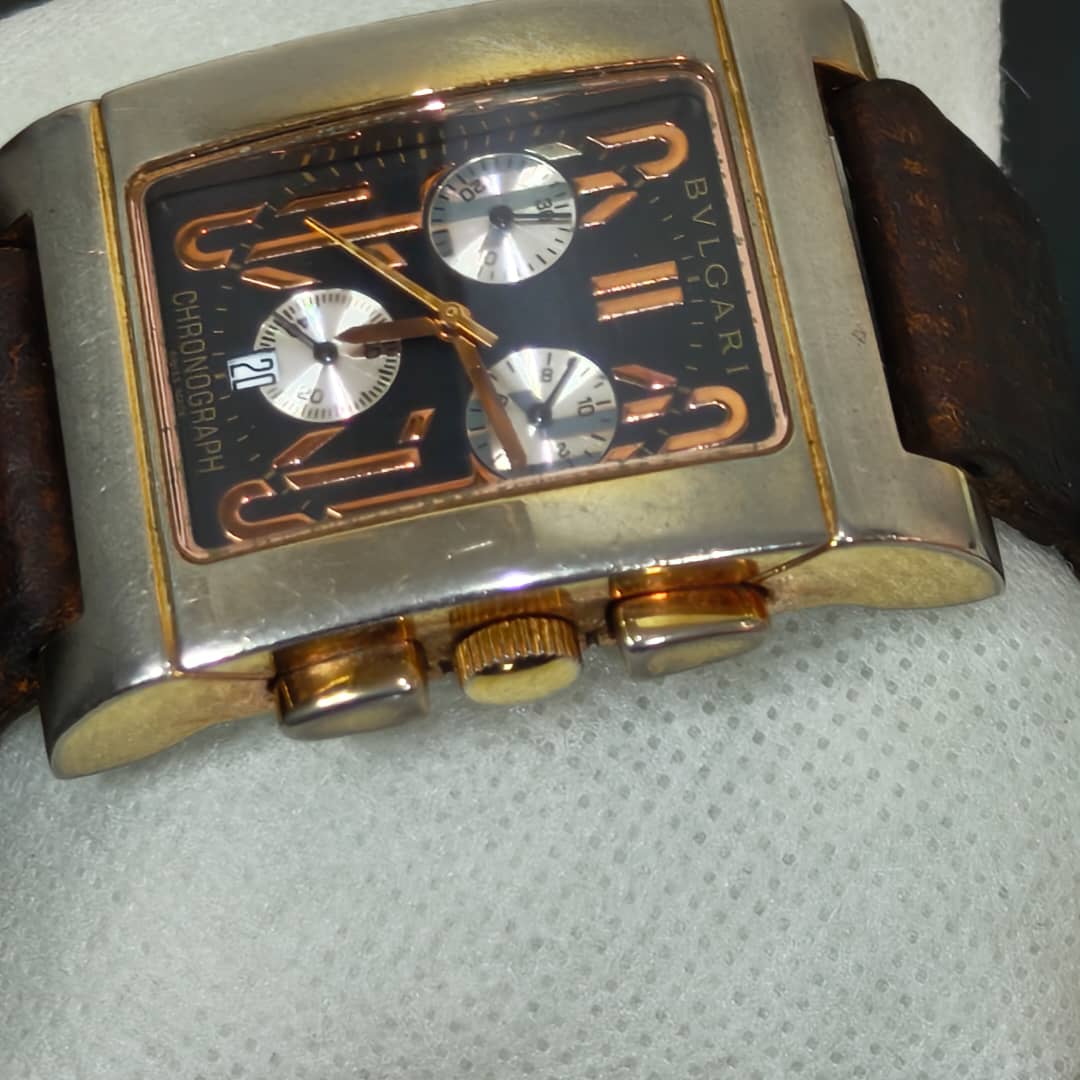 Montre bvolgari chronographe Quartz original /  ربع ملاين ونص
40mm
Prix 45000