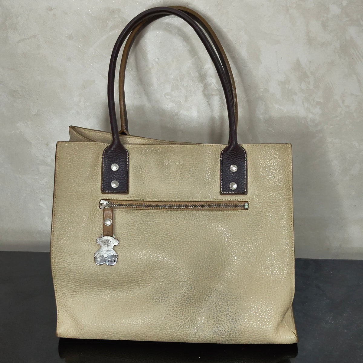 Sac tous en cuir femme original 
30/26cm
Prix 12000