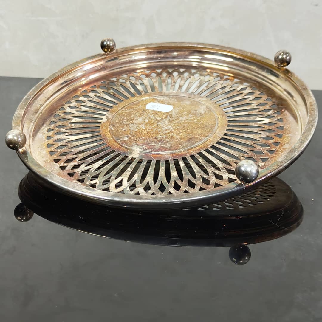تحفة تغليف فضة 
قطر 25cm
Prix 14000
