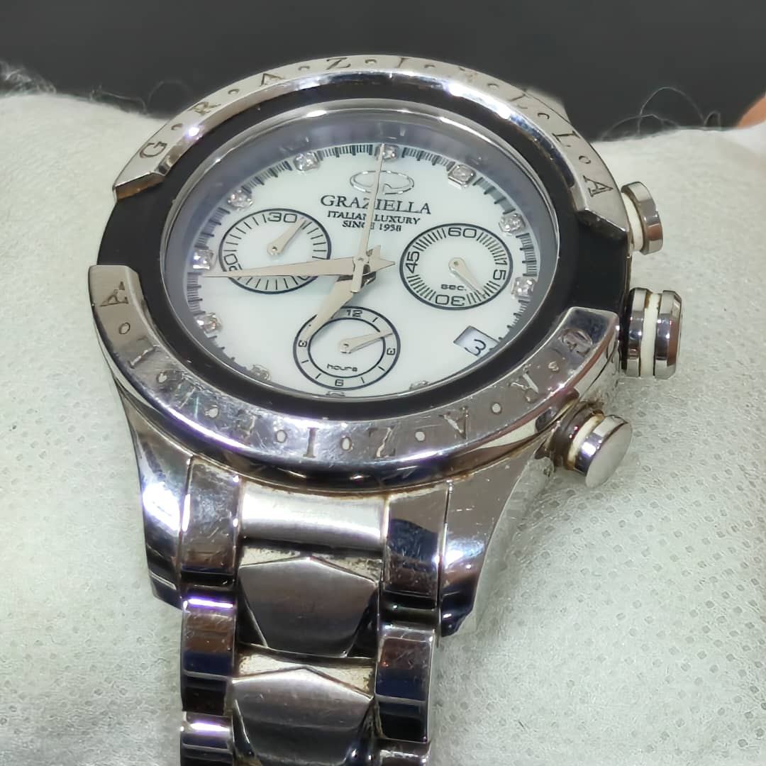 Montre Graziella en daiment original 
38mm
Prix 30000
