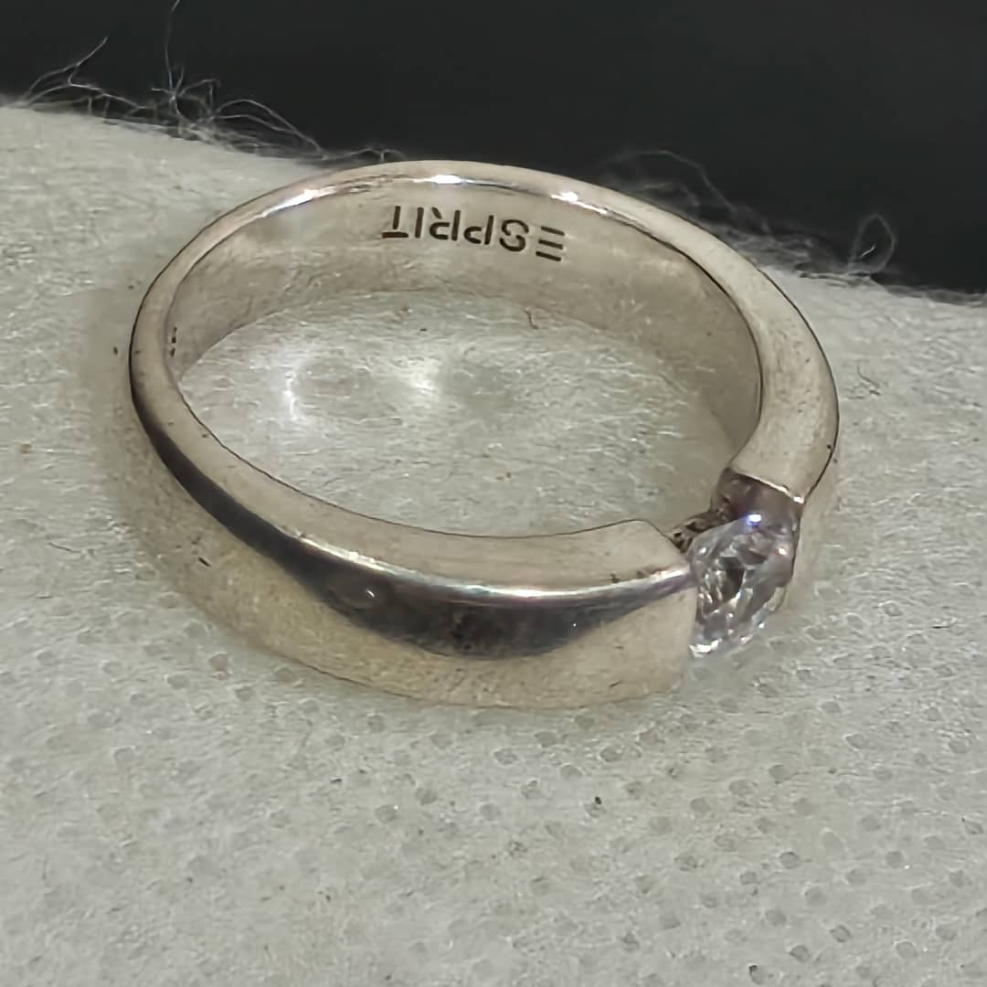 Bague esprit argent femme original 
Prix 10000