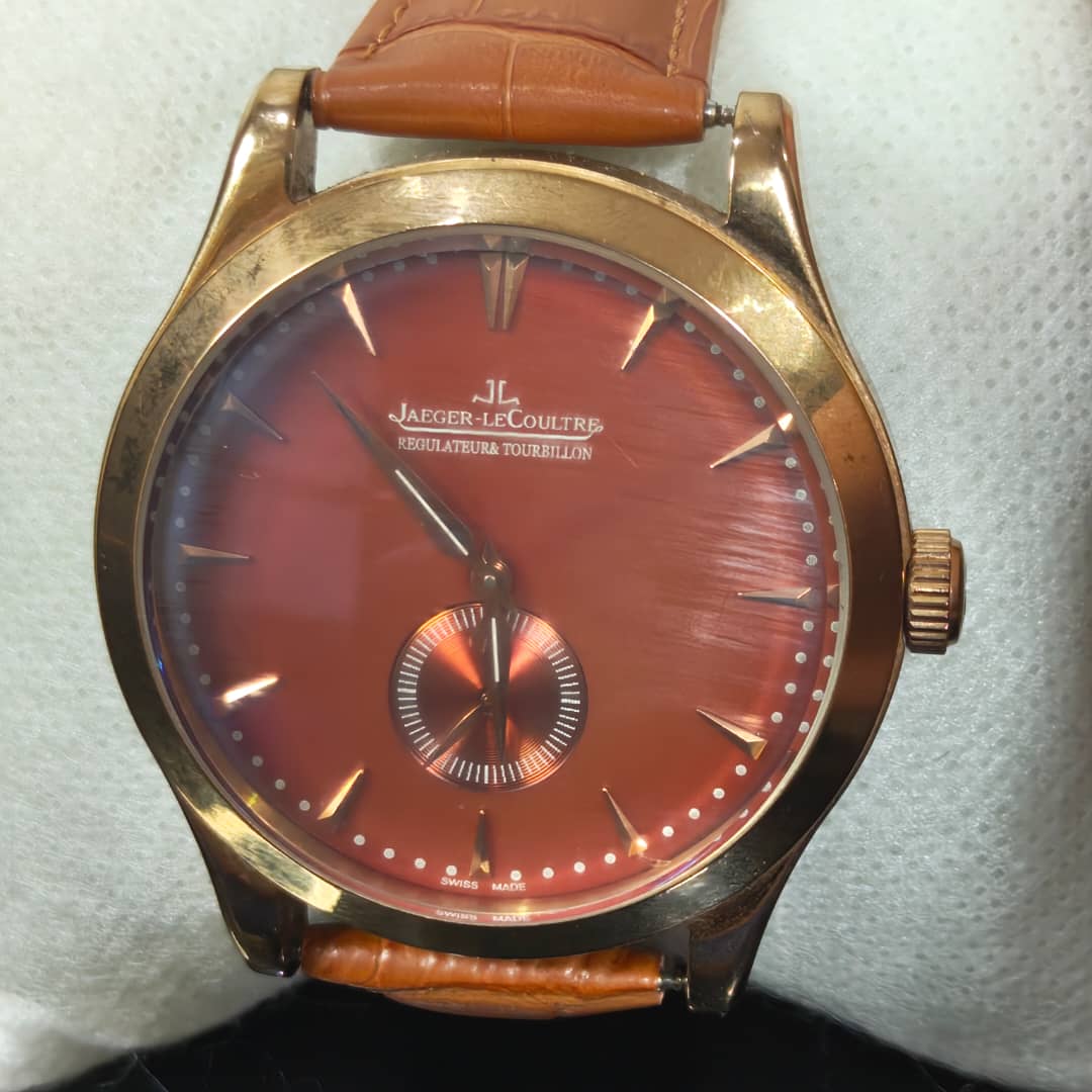 Montre Jaeger - lecoltre régulateur & tourbillon Quartz/ثلاثة ملايين ونصف 
40mm
Prix 35000