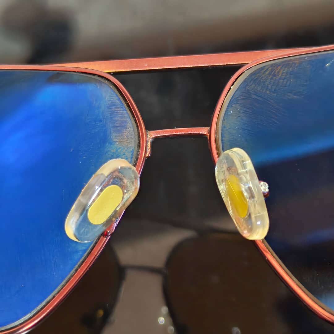 Lunette Gucci homme polarized original 
لون زجاج بني فاتح
62/11
سعر 18000