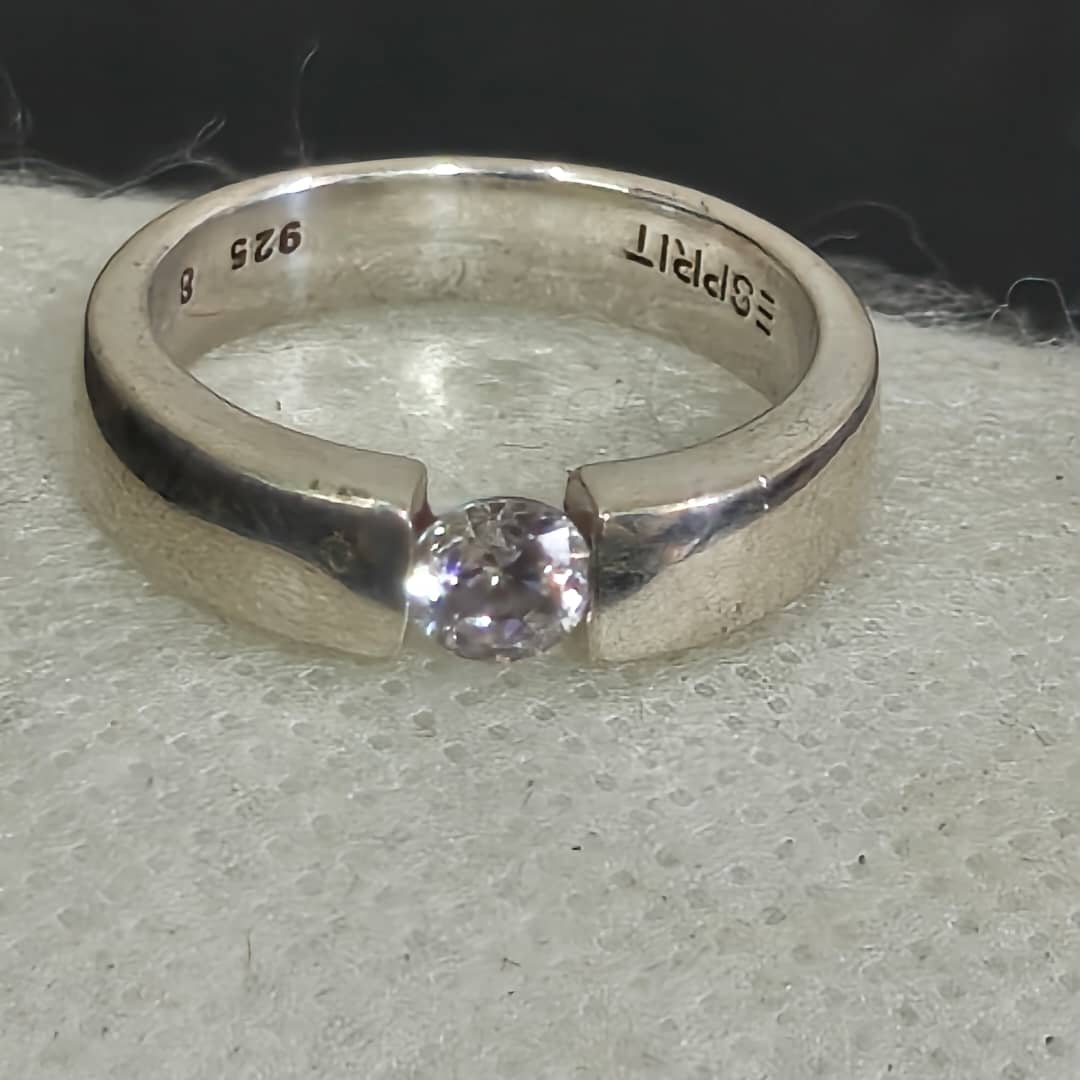 Bague esprit argent femme original 
Prix 10000