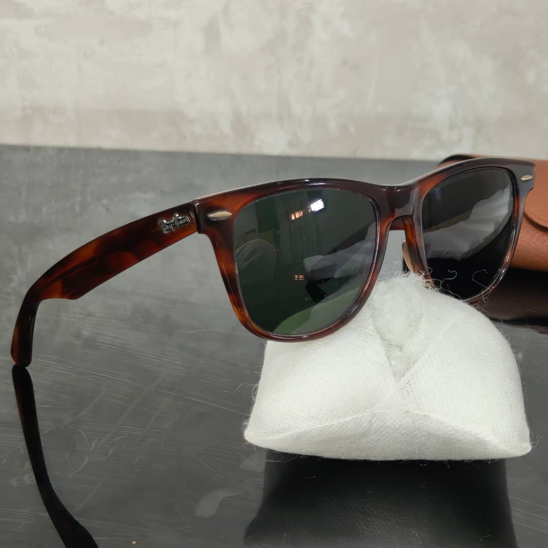Lunette ray ben usa bl original مليون وربعمية ألف

14000