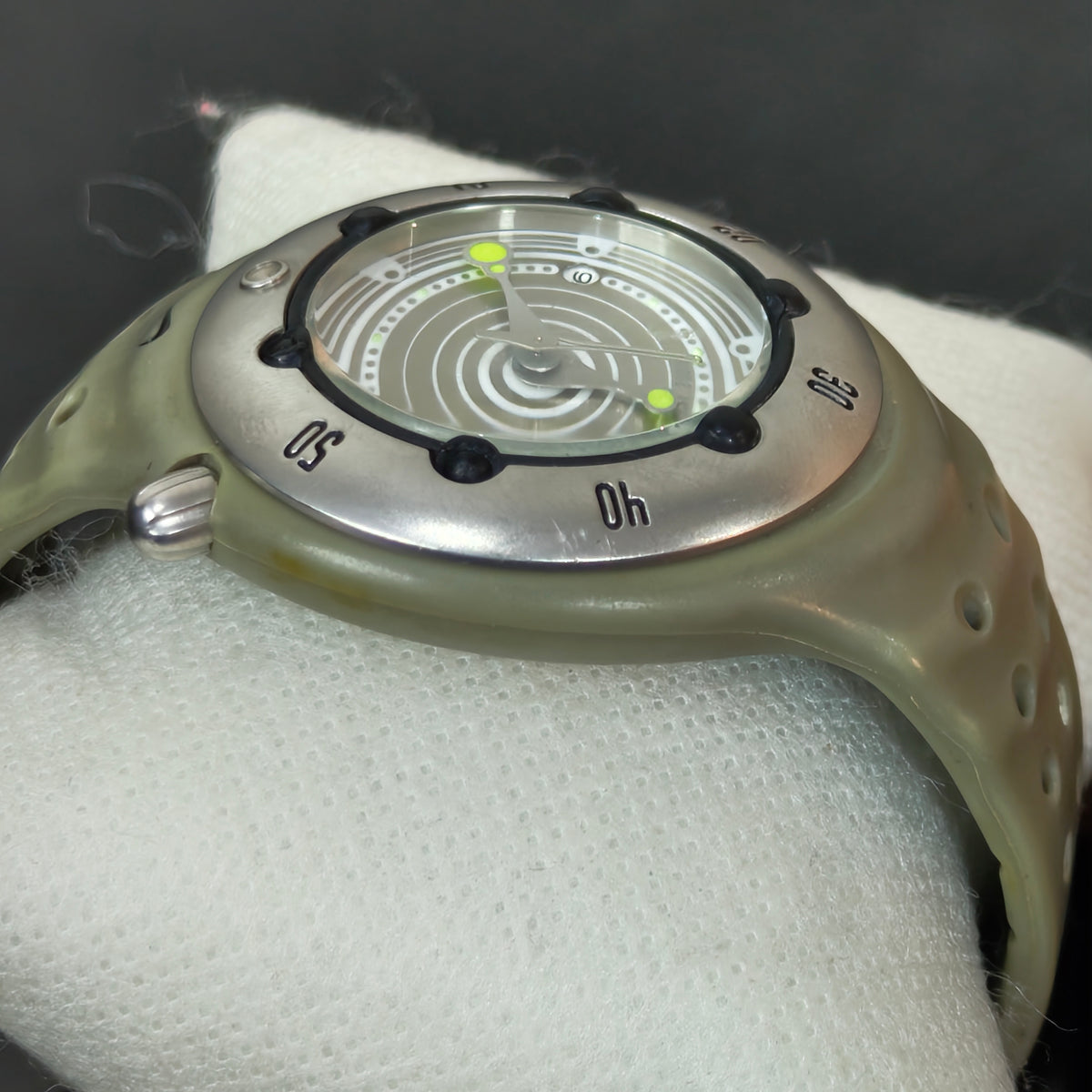 Montre Nike plongée 200m
38mm
Prix 12000