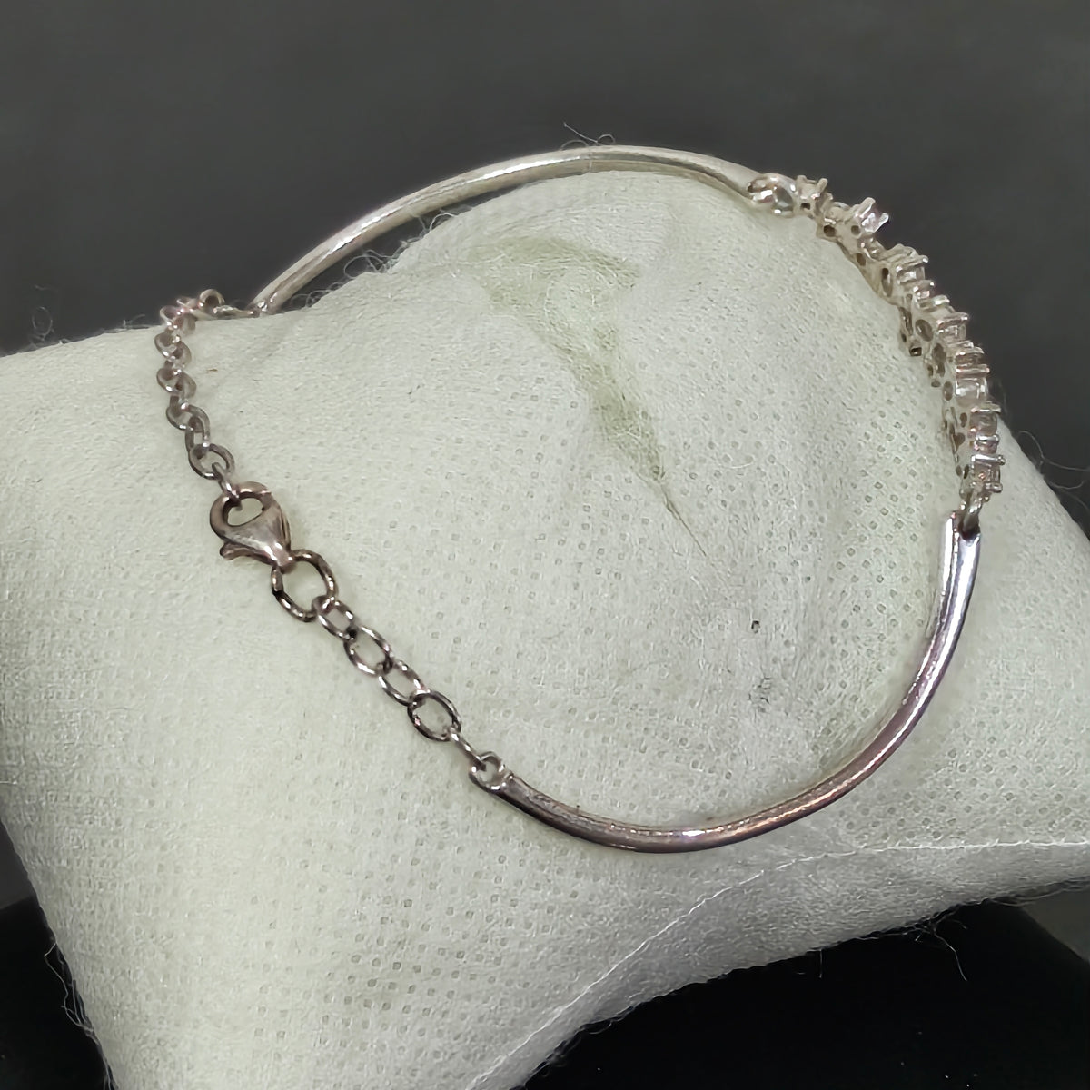 سوار نسائي فضة 
طول 16cm
Prix 6000