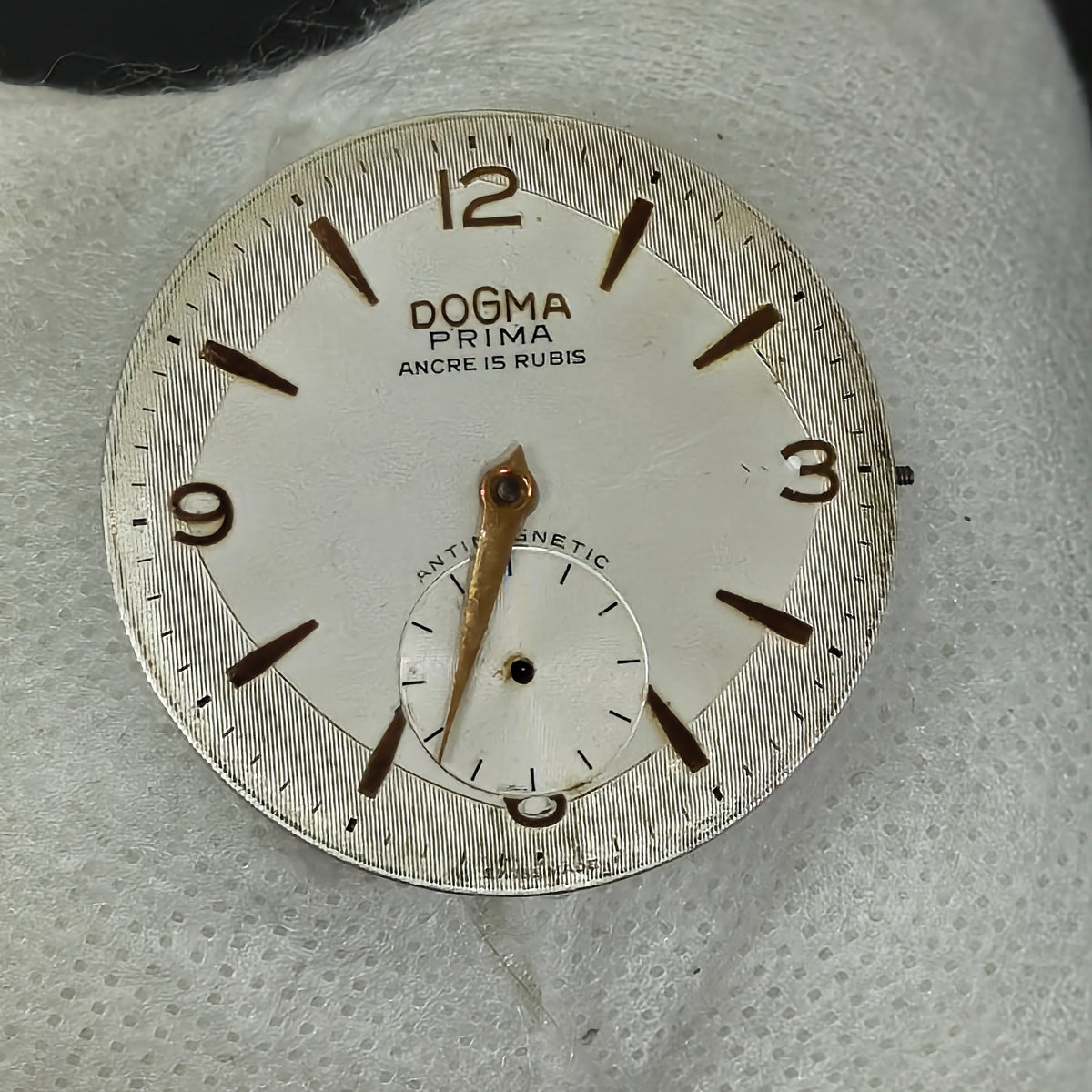 Moteur montre Dogma mécanique 
Prix 5000
