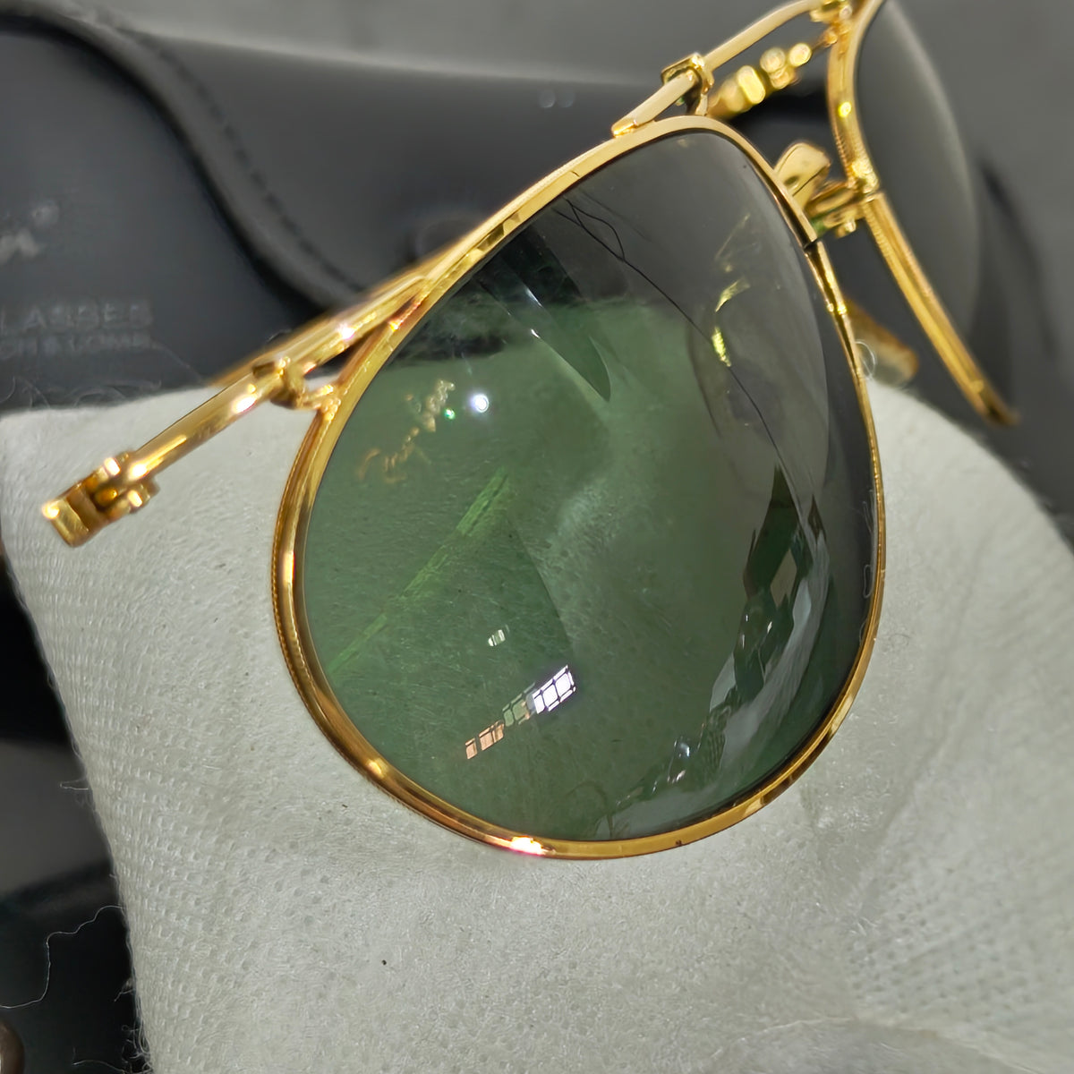 Lunette ray ben usa bl original تحفة نادرة
أربعة ملايين وربعمية
44000