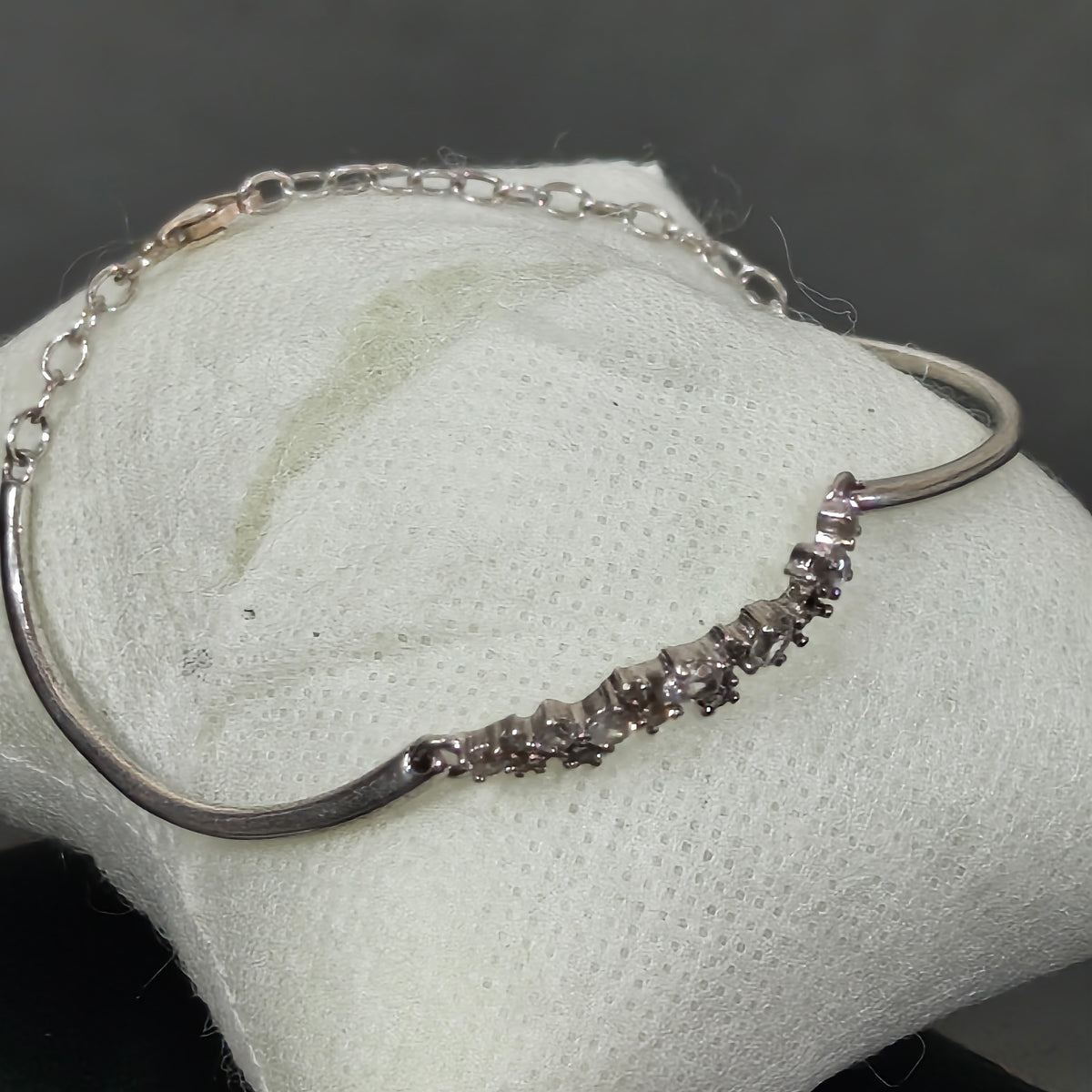سوار نسائي فضة 
طول 16cm
Prix 6000