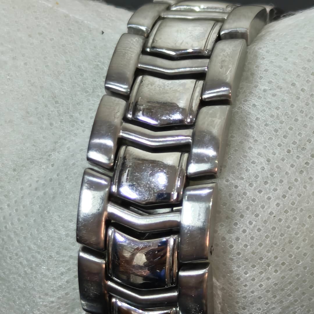 Montre curtis Genève quartz original مليون وست مئة الف
40mm
Prix 16000