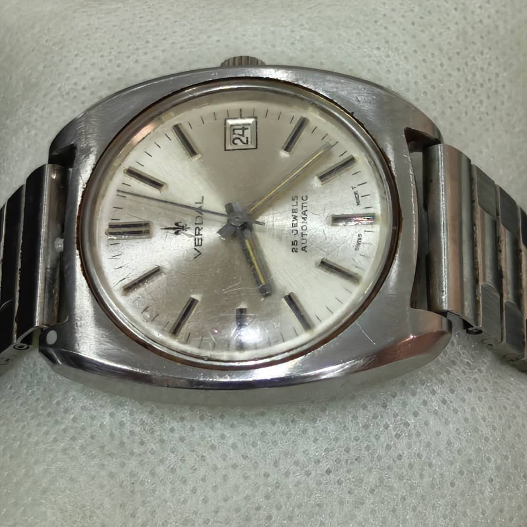 Montre verdal automatique original /مليون وسبعية الف
38mm
Prix 17000