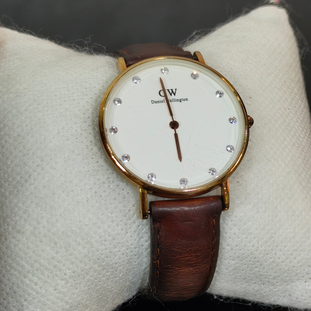 Montre DW femme quartz original 
Prix 8500