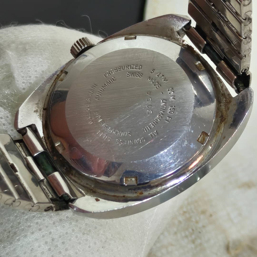 Montre verdal automatique original /مليون وسبعية الف
38mm
Prix 17000