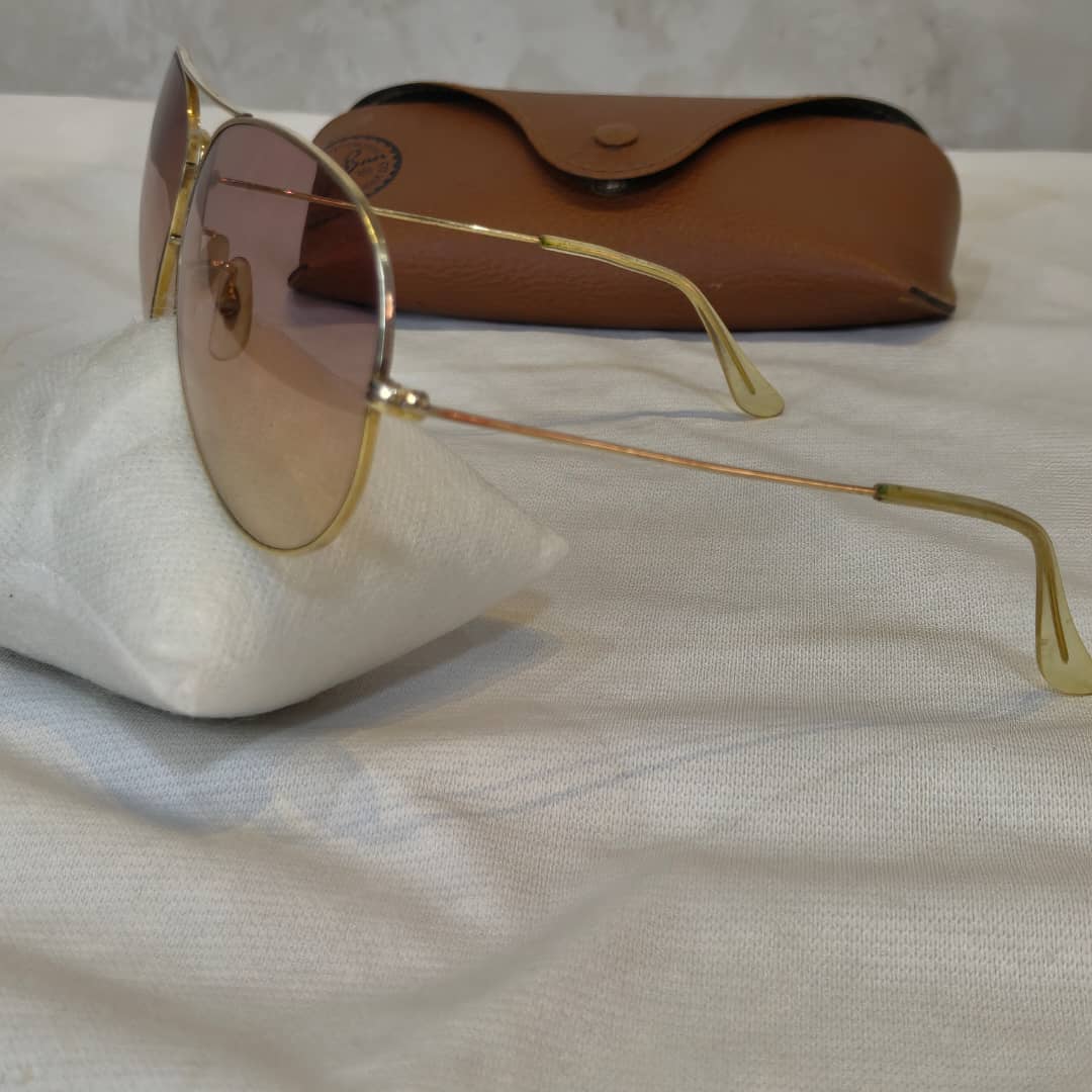 Lunette ray ben usa bl 4cison dégradé or /10k
T62
Prix 55000