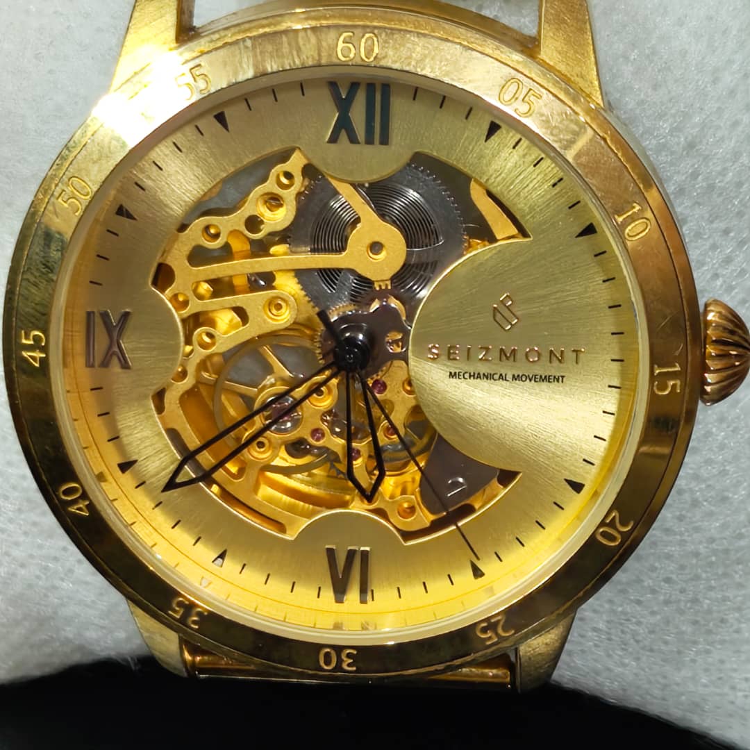 Montre seizmont automatique scoullat/مليون ومتين 
40mm
Prix 12000