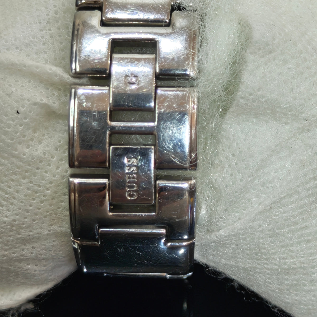 Montre Guess femme original 
Prix 7500