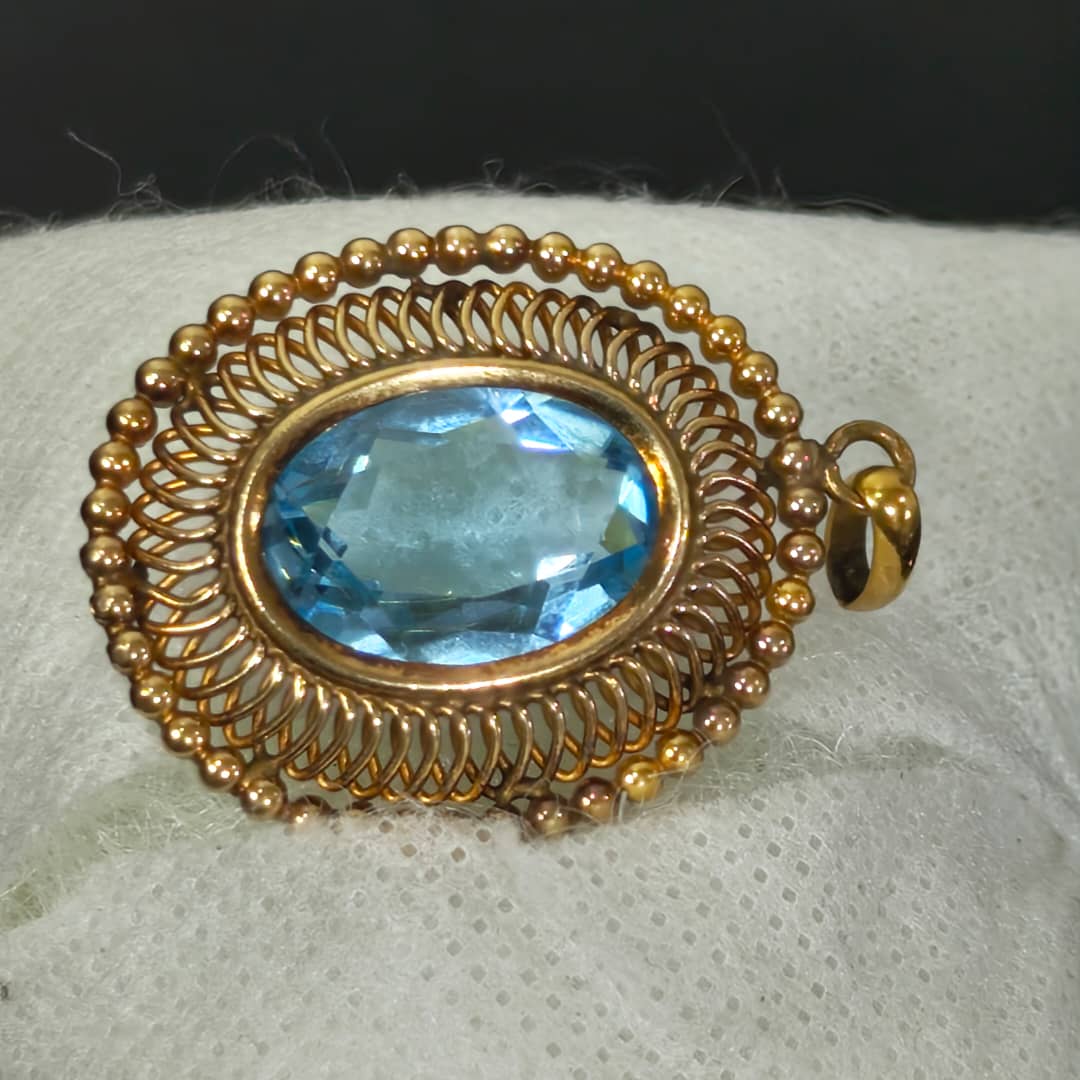 قلادة بلاكي فرنسي بحجر توباز سماوي
4/2,5cm
Prix 12000