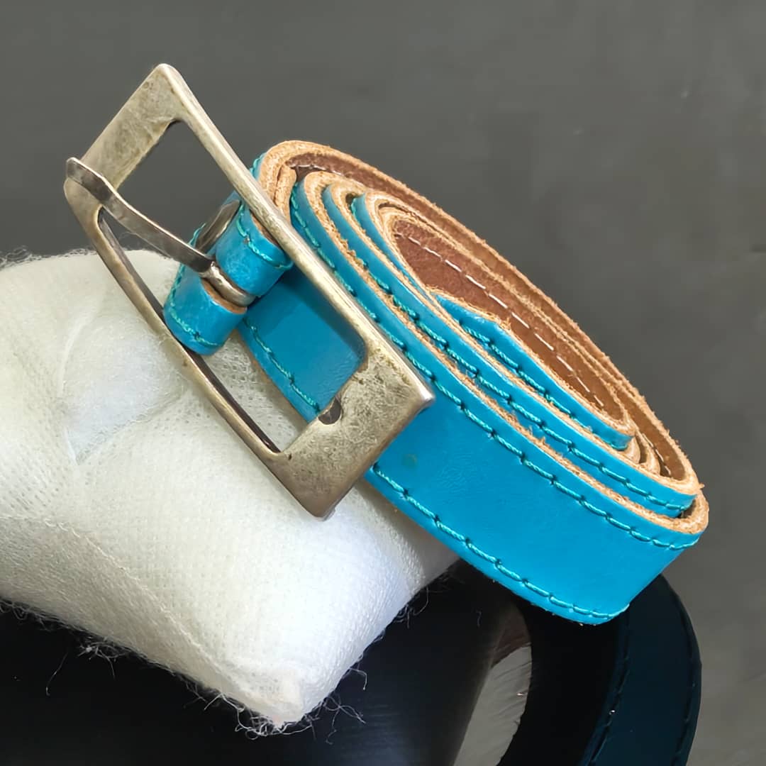 Ceinture Vanzetti femme en cuir original 
98cm
Prix 4500