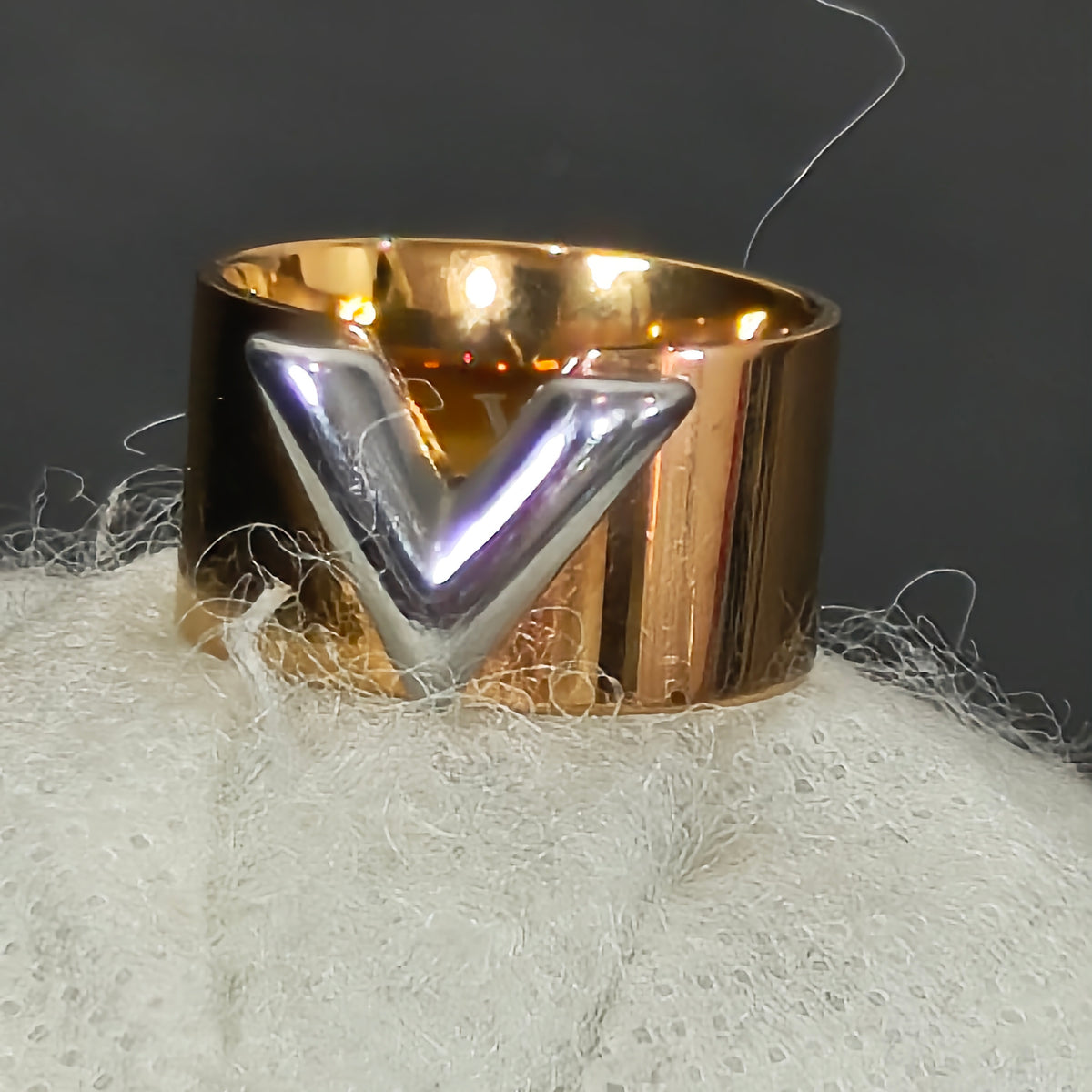 خاتم بلاكي Louis Vuitton 
سعر 6500