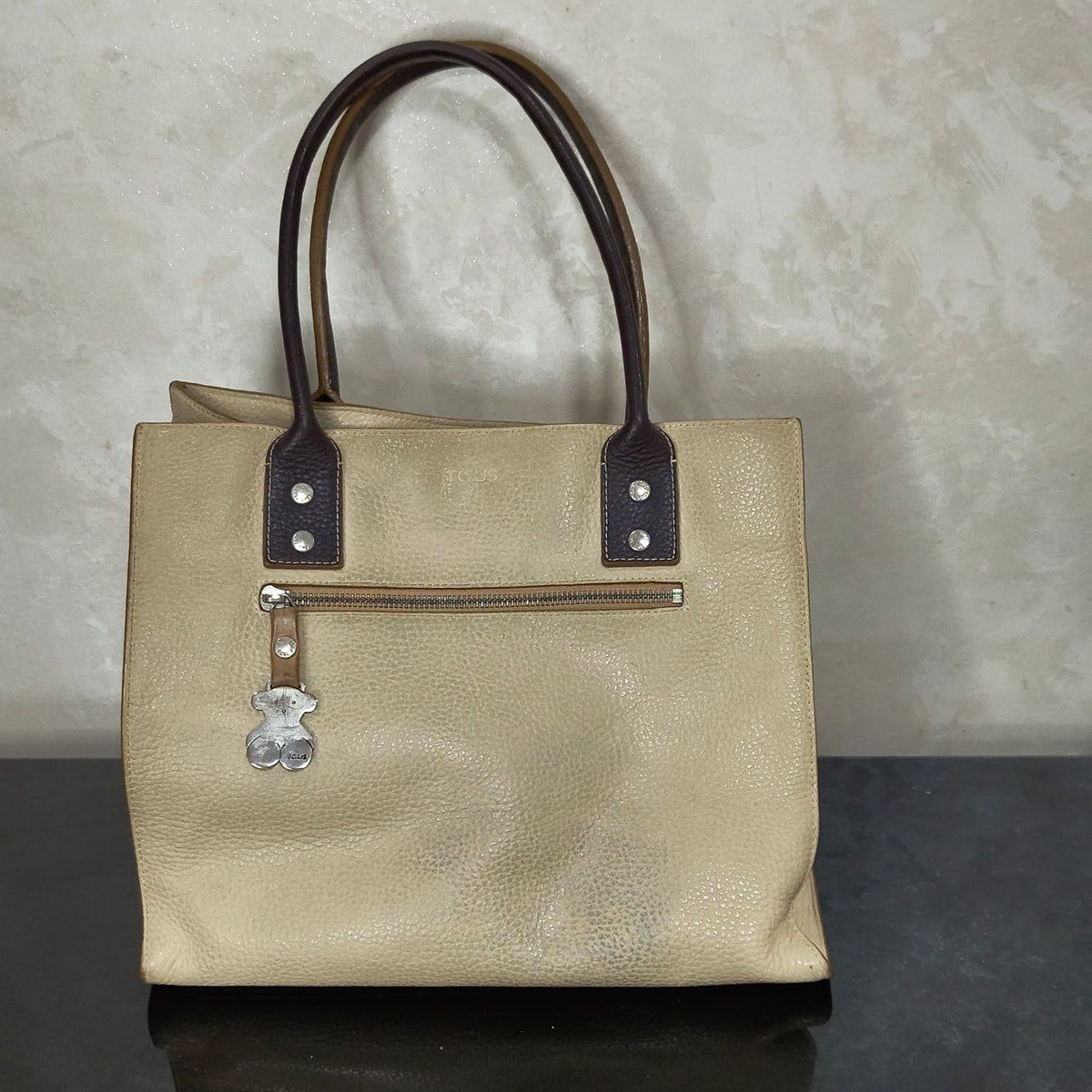 Sac tous en cuir femme original 
30/26cm
Prix 12000