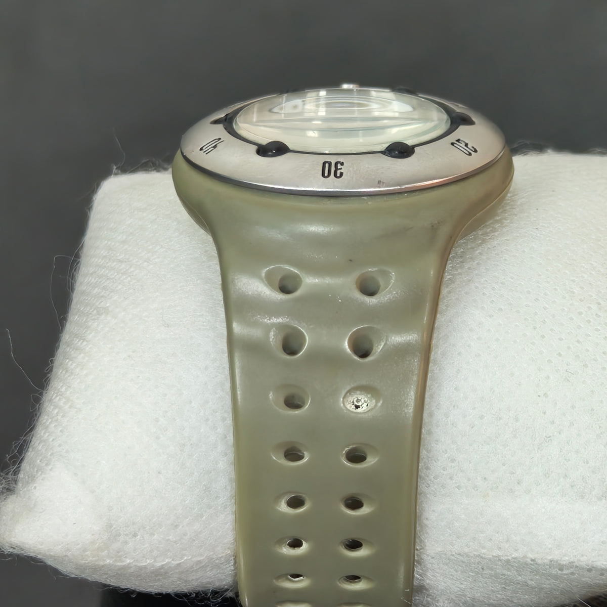 Montre Nike plongée 200m
38mm
Prix 12000