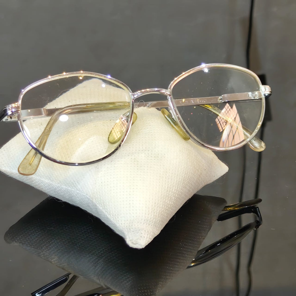 Cadre du lunette femme 
50/17
Prix 5500